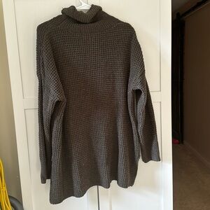 Hunter green sweater large